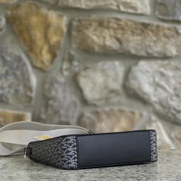 Michael Kors Jet Set Logo Black Crossbody - Picture 4 of 9